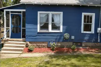 Image de The Victorian Carriage House. Built in 1880, this restored cottage is a charmer.