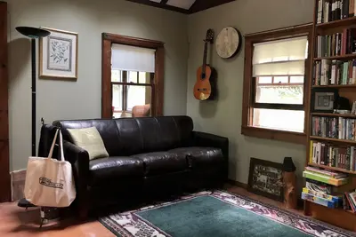 Catskills Cabin located 10 mins to Bethel Woods outdoor music venue!