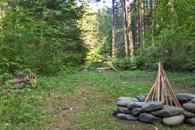 Image de Bigfoot's Bivvy Tent Site ~8 mi to Mt. Rainier Natl Park Nisqually Entrance