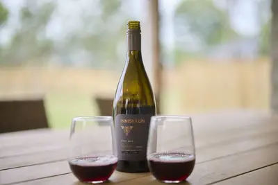 Image de Cottage In The City, Your Private Niagara Retreat