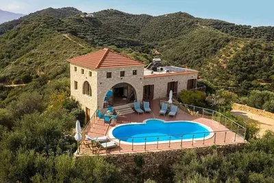 Image de Cretan Stone Villa, A/C, Private Pool, Spectacular 360° Views of the Countryside, Coastline & Sea!