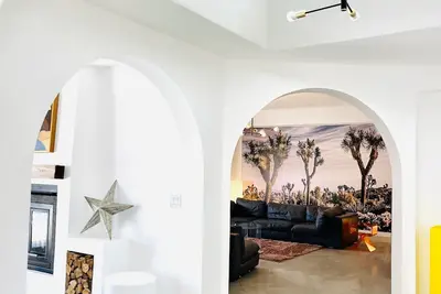 Image de Design newly remodeled  villa. 10 minutes from Palm Springs