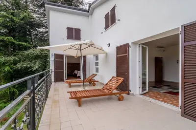 Image de Into the Green! Val Di Vara Garden House x8