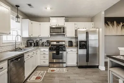 Image de A King Size Bed Home in Indianapolis