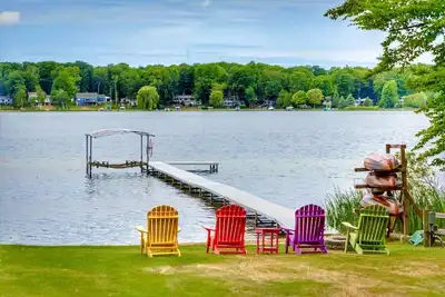Image de Serene Lakehouse - Private Beach, Kayaks, Pickleball, various games, and near Tc