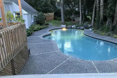 Image de Fabulous 5-bedroom Home with gunite pool central a/c so close to Racing Beach