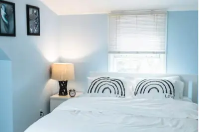 Image de Cozy & private rooms, serene neighborhood. Jfk 15mins, Ubs Arena & Nyu Hosp. 8mins