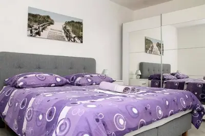 Appartement de deux chambres avec le balcon et la vue sur le mer Kastel Kambelovac, Kastela (A-21372-c)