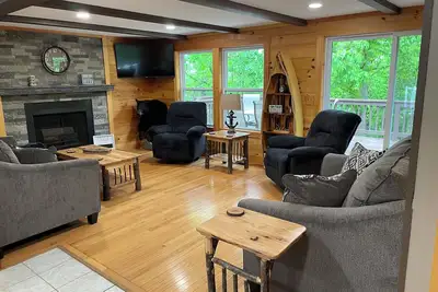 Image de Remodeled home less than 1 mile from  entrance to Seven Points at Raystown Lake