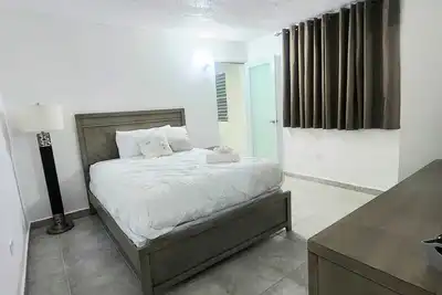 Image de Coastal Getaway: Steps from Shops, Dining & A Mile to the Sands