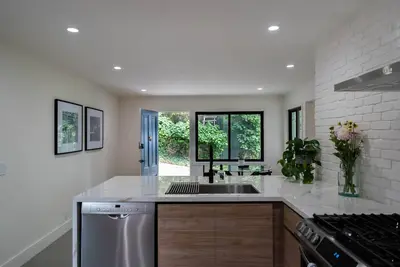 Image de Beautiful home in the heart of Monterey