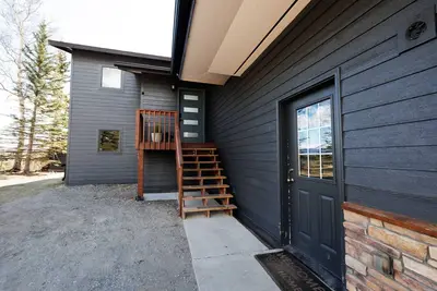 Image de Mountain view duplex that is family sized- 3 minutes from Main St.