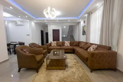 Image de Three Bedroom Town House