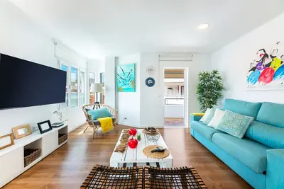 Image de Appartement de vacances 'Voramar' près de la plage avec vue montagne, piscine partagée et Wi-Fi