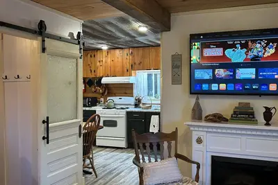 Image de River's Edge, Wisconsin River home located in the city of Rhinelander