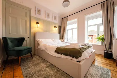 Image de Large Home in Cardiff's City Center 14 Beds
