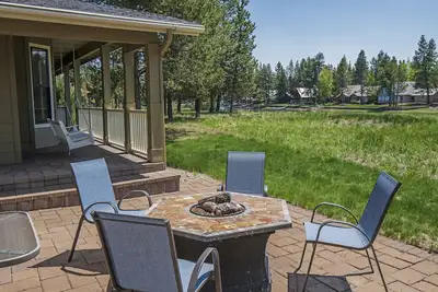 Image de Gorgeous 5-Bedroom family friendly home with Hot Tub! Perfect for kids and pups!