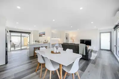 Image de Modern Escape, 2 Bed/Bath 12 km to Cbd/Airport.