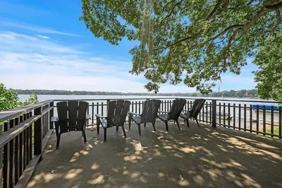Image de Lake, Boat, Hot Tub, Sauna, Private Chef
