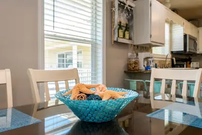 Image de 200 yards to private gated beach access! 3br/2ba. Quiet location in Destin