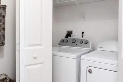 Luxurious fully furnished suite near hospital's!