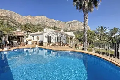 Image de New To Market - Summer Sensation! Sleeps 8
