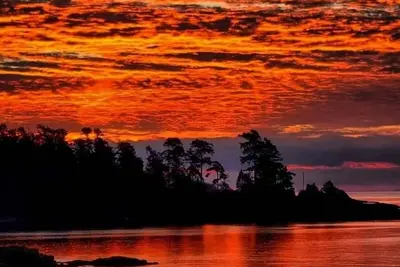 Image de Escape to the Mountains & Ocean with your private hot tub!