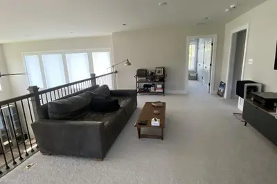 Image de Freshly built home! 10 minutes from local beaches and restaurants!