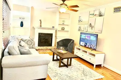 Image de Cheerful 3-bedroom ranch home-self check-in “quite neighborhood”