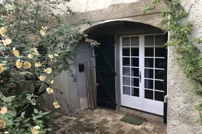 Image de Chambres d'hotes dans petite proriété de charme dominant Nîmes