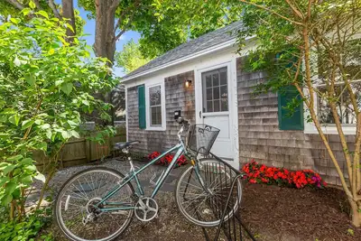 Image de Quaint Cape Cod Cottage - 5mins to the beach, Galleries and Provincetown fun!