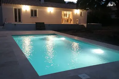 Image de Villa spacieuse pour 8 personnes, tout confort avec piscine privée