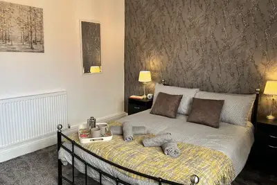 Image de Maison-Confort-Salle de bain privée séparée-Vue sur Rue-Warrington Lane