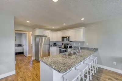 Image de Bright & Modern @ theHeart of Red Rock Recreation!