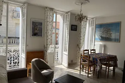 Image de Pontaillac 30m plage 1er étage villa