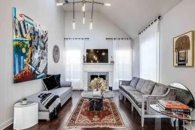 Image de Art House | Yard | Edge of Highland Park