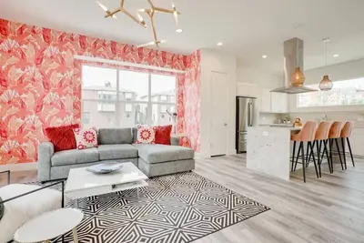 A Gilbert · Driem House |Chic | Highland Park Adjacent