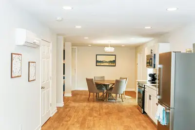 Image de Lincolnton Farm Lodge | 2 Beds & Fire Pit with Huge Backyard!