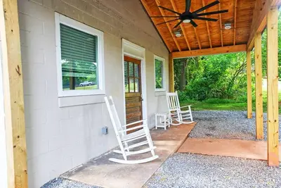 Image de Newly Renovated Maiden Home - Perfect Small Town Retreat, 2br Porch