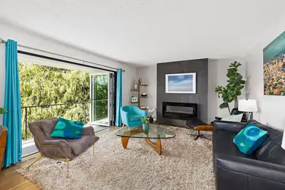 Image de Large Home With Million Dollar View of Okanagan