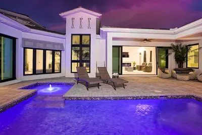 Image de Luxury Aqua lagoon community, near beach & Img!