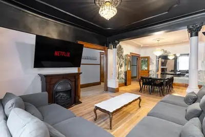 Image de Le Classique | Cour Arrière | Ac | Stationnement