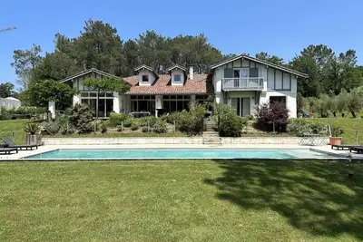 Image de \"Bellagio\" Golf d'Arcangues, Maison au calme, avec piscine, à 10 min de Biarritz