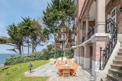 Image de Magnifique maison familiale avec accès direct à la plage
