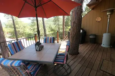 Image de Cozy Cabin in Pines w/ Views!