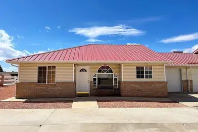 Image de Downtown Kanab Family Townhome, Dew Drop Inn, Near Zion National Park and Bryce Canyon!