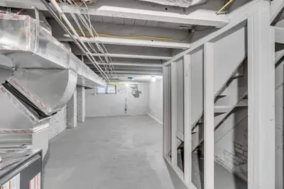 Walk to Jhmc 2br/2. 5ba with Parking