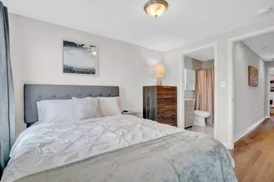 Close to Johns Hopkins 2 Beds 2. 5 Baths