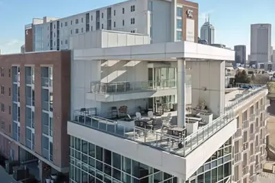 Image de Downtown Luxury Apartment with private indoor parking