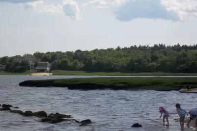 Image de Fully Furnished Home Short Walk To Swifts Beach 1 Hour From Boston